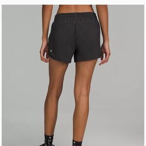 Lululemon Hotty Hot Short 4 High Rise size 6